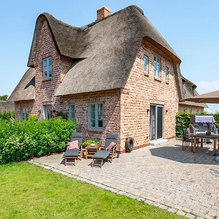 With 2 Bedrooms *