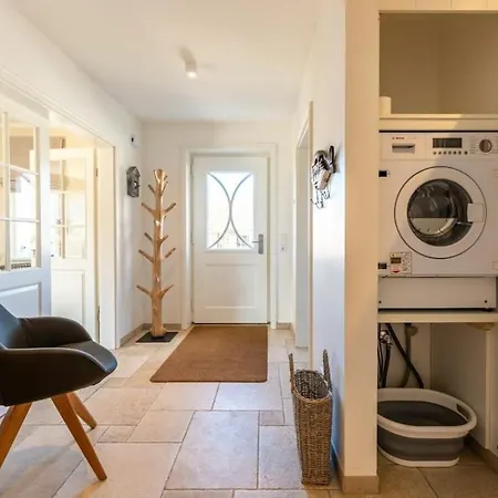 With 2 Bedrooms * 우터섬