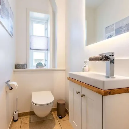 With 2 Bedrooms * 우터섬